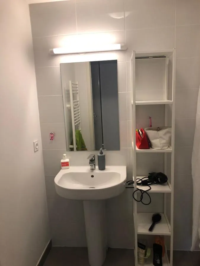 Cosy Room In Chambery 0*,  France