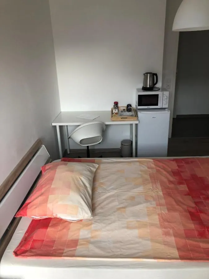 Cosy Room In Chambery